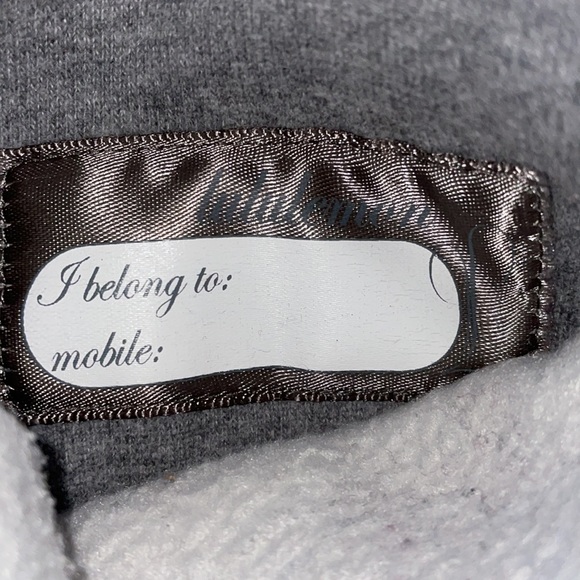 Lululemon jacket. No longer sold in stores or online - Picture 5 of 6